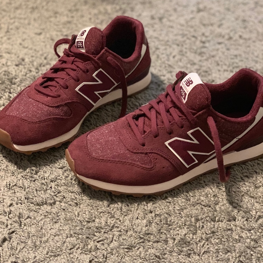 New balance tennis shoes